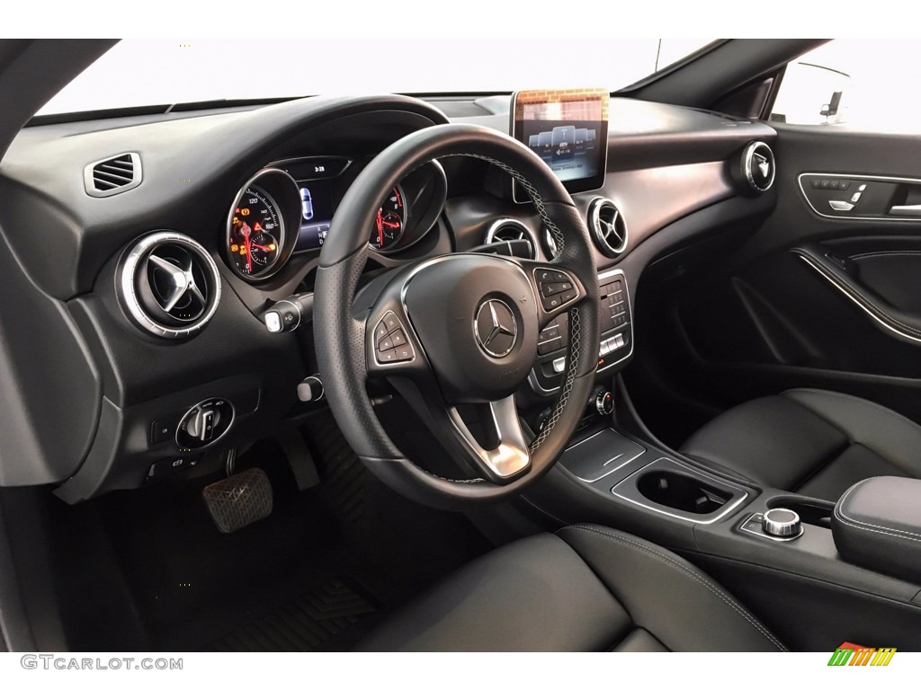 2018 CLA 250 Coupe - Cirrus White / Black photo #23