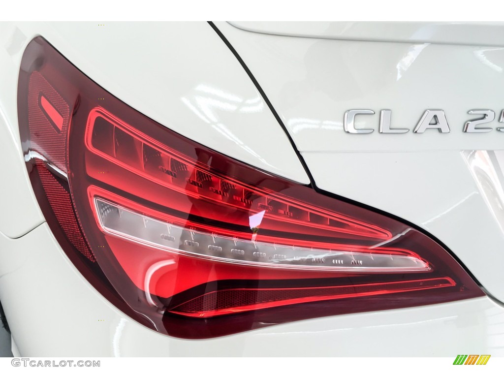2018 CLA 250 Coupe - Cirrus White / Black photo #27