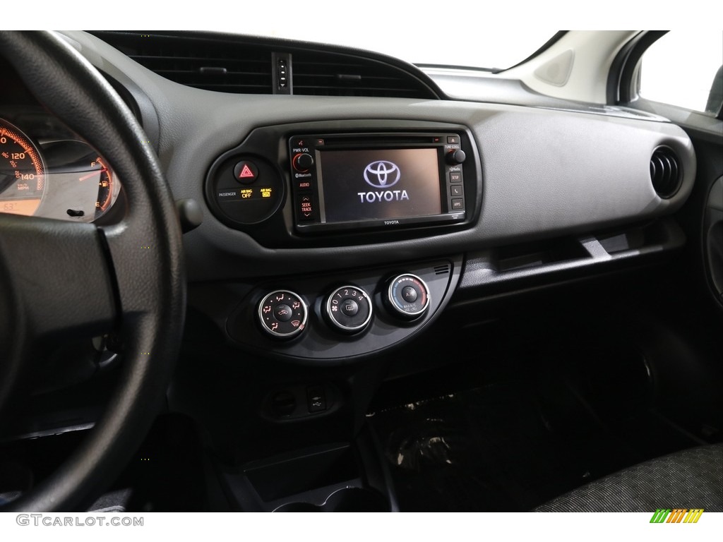 2015 Toyota Yaris 3-Door L Dashboard Photos