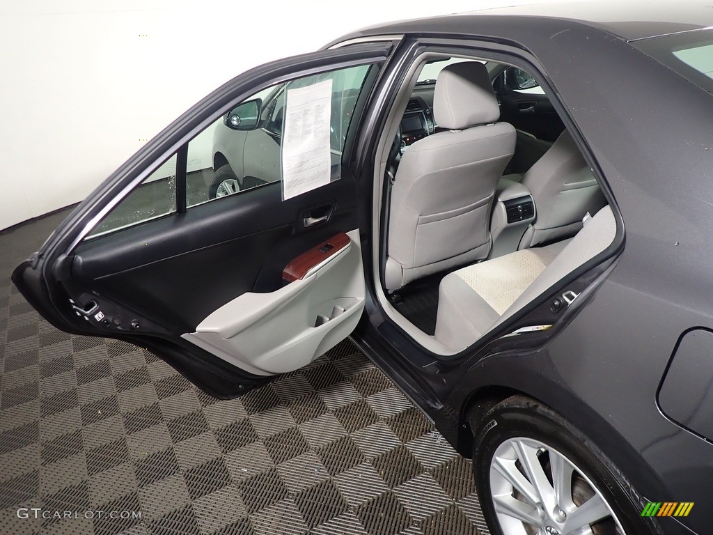 2014 Camry XLE - Magnetic Gray Metallic / Ash photo #35