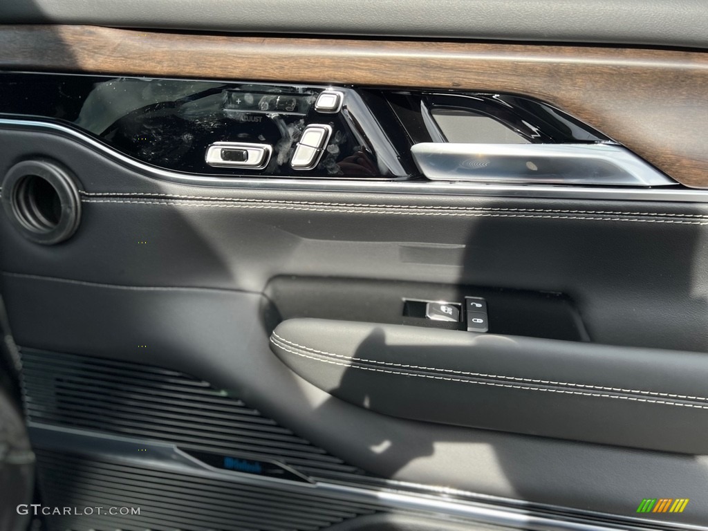2022 Jeep Grand Wagoneer Series I 4x4 Global Black Door Panel Photo #143176571