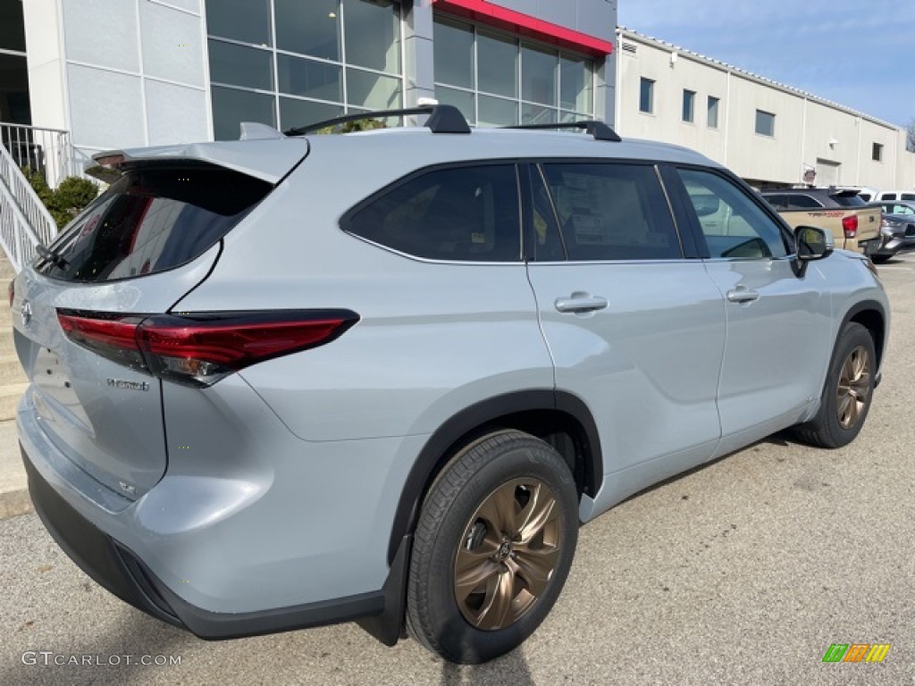 2022 Highlander Hybrid Bronze Edition AWD - Moondust / Black photo #9