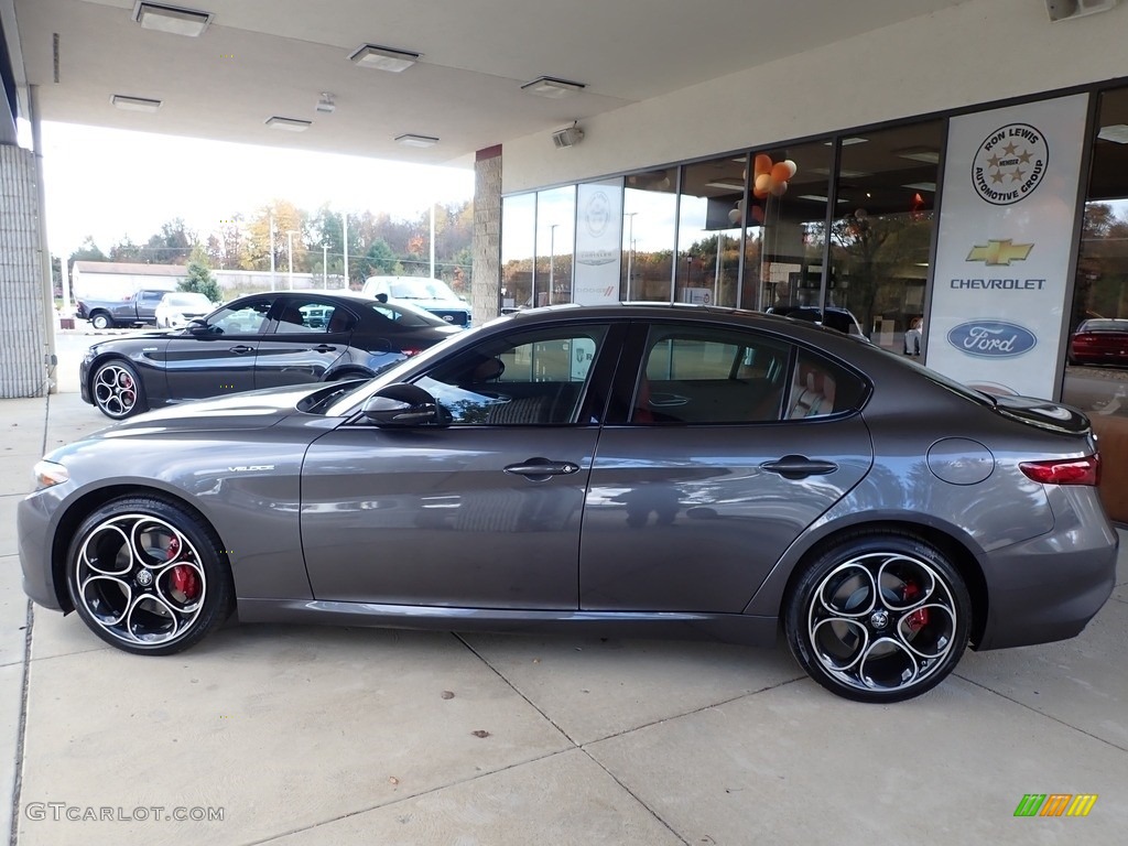 2022 Giulia Ti AWD - Vesuvio Gray Metallic / Black/Red photo #9