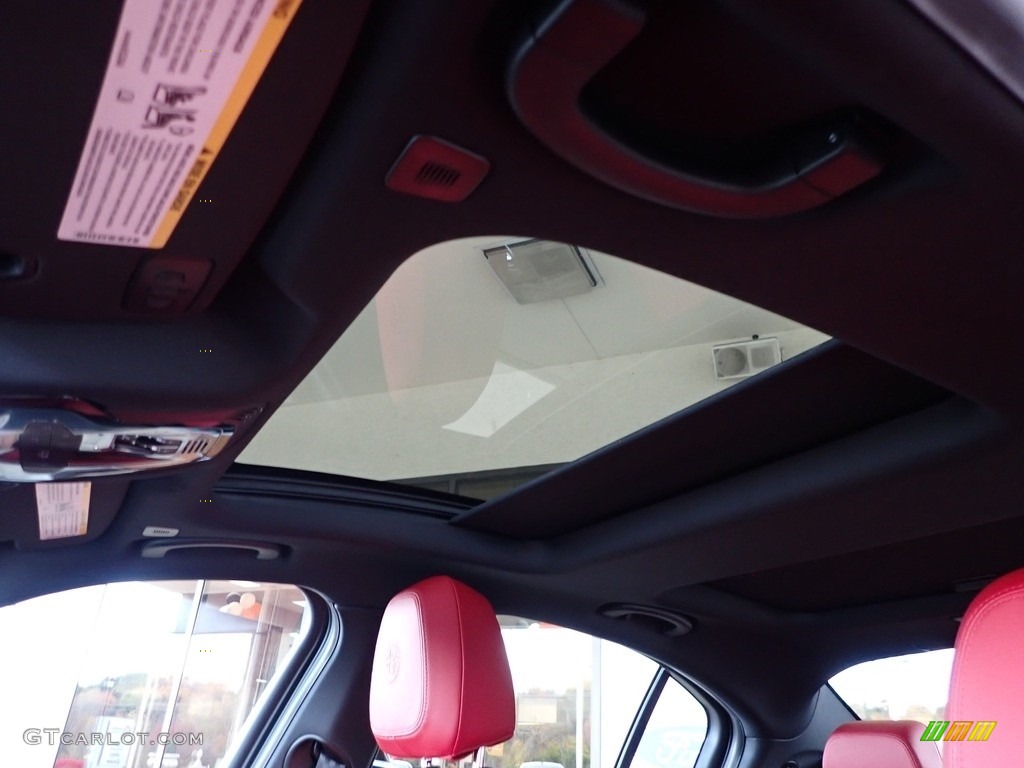 2022 Alfa Romeo Giulia Ti AWD Sunroof Photos