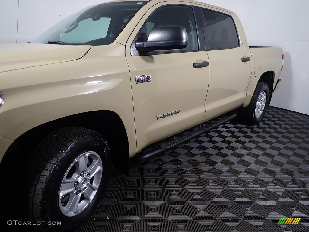 2017 Tundra SR5 CrewMax 4x4 - Quicksand / Black photo #10