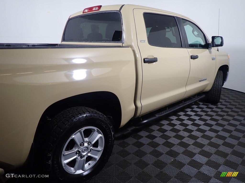 2017 Tundra SR5 CrewMax 4x4 - Quicksand / Black photo #18