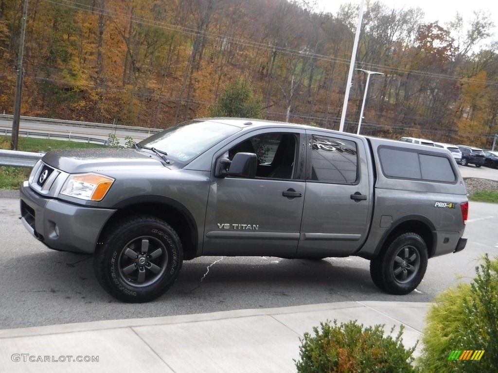 2015 Titan PRO-4X Crew Cab 4x4 - Gun Metallic / Charcoal photo #14