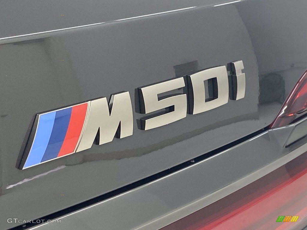 2022 BMW X7 M50i Marks and Logos Photos
