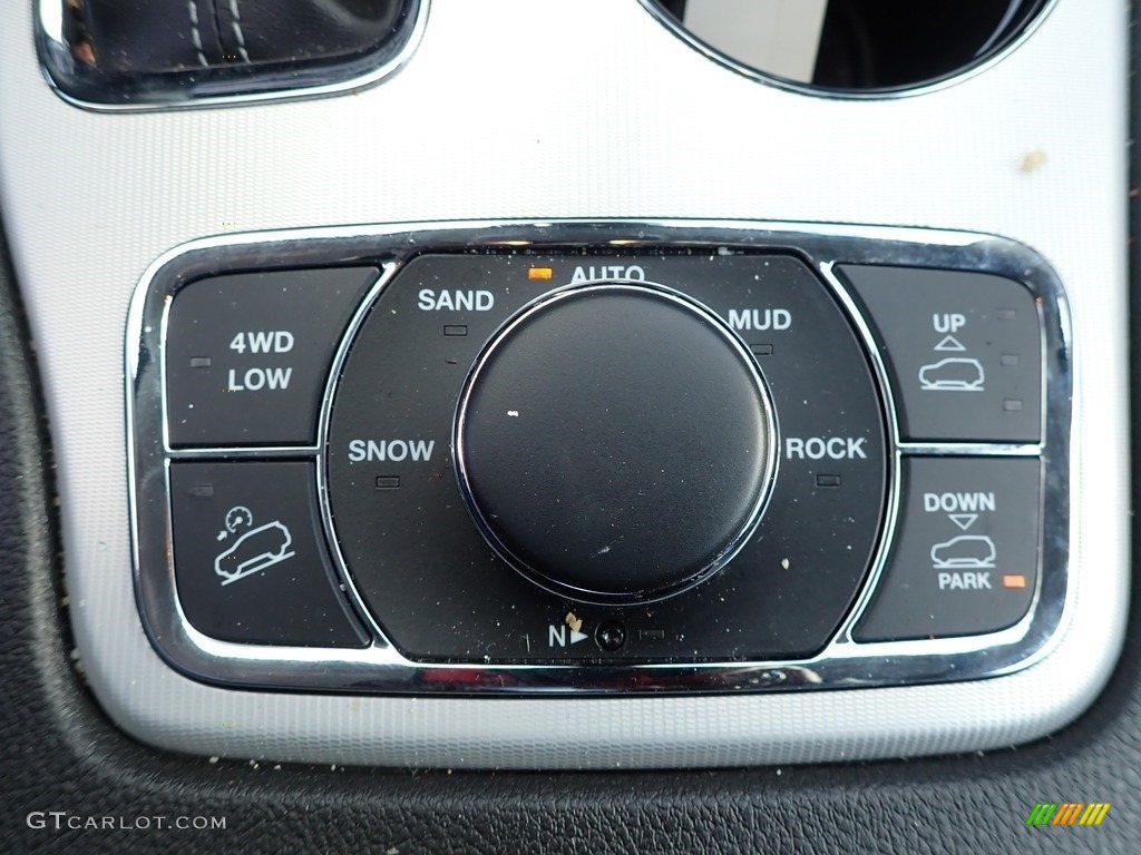 2021 Jeep Grand Cherokee Summit 4x4 Controls Photos