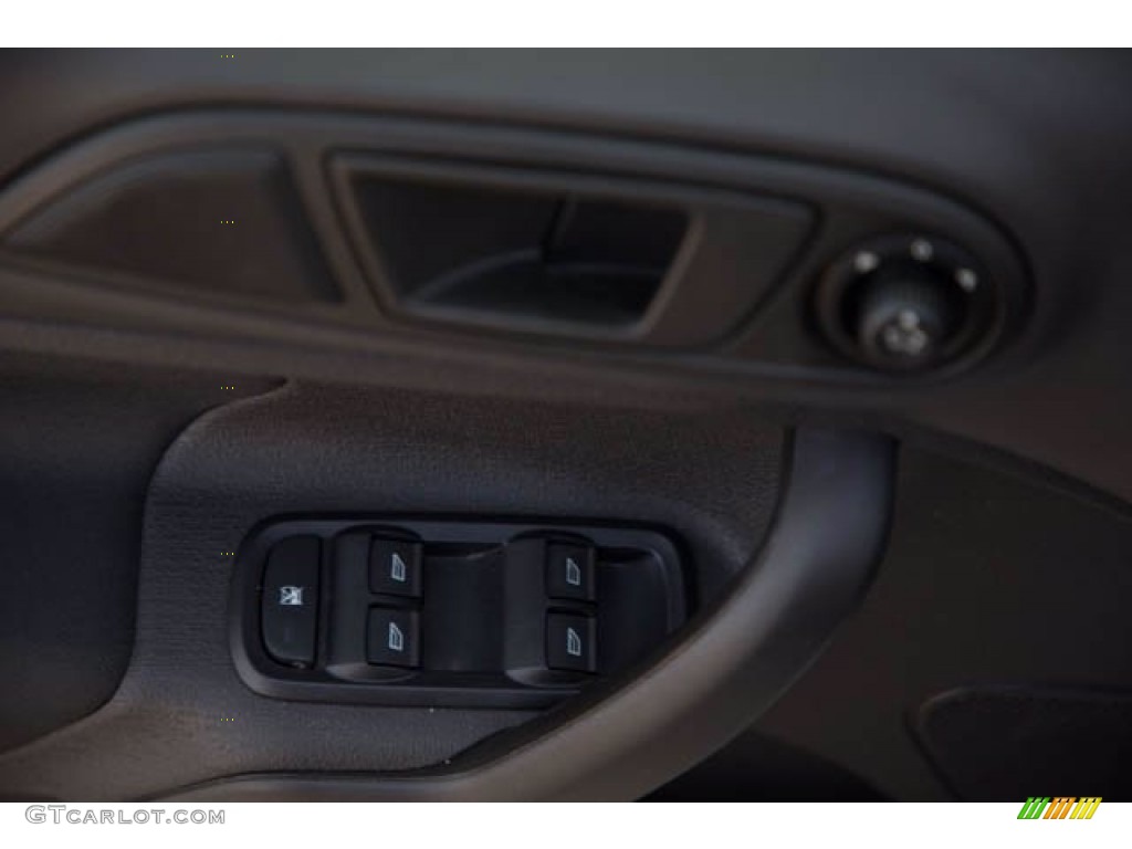 2019 Fiesta SE Hatchback - Ingot Silver / Charcoal Black photo #28
