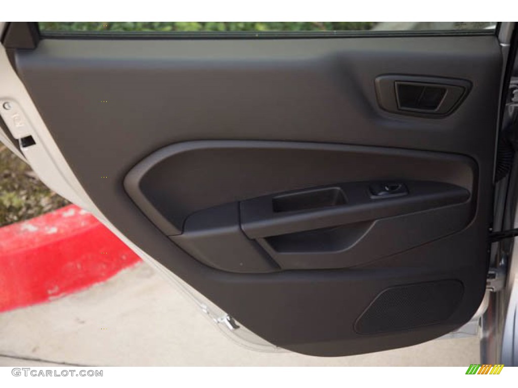 2019 Fiesta SE Hatchback - Ingot Silver / Charcoal Black photo #29