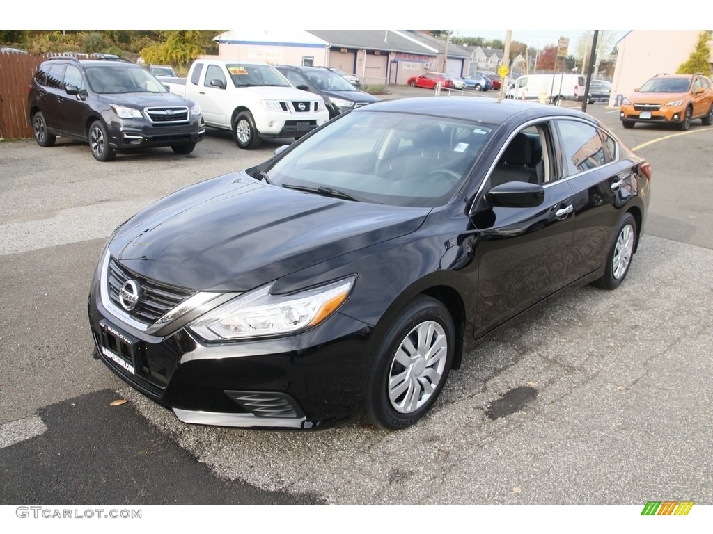 2017 Altima 2.5 S - Super Black / Charcoal photo #1