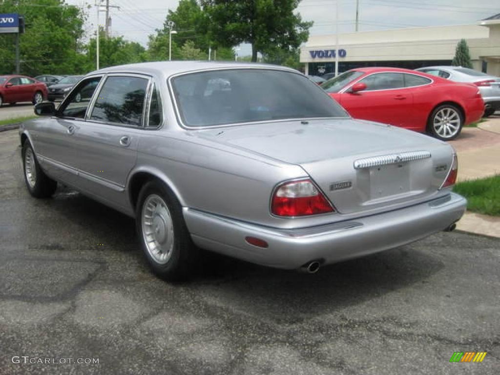 2000 XJ Vanden Plas - Platinum Silver / Charcoal photo #8