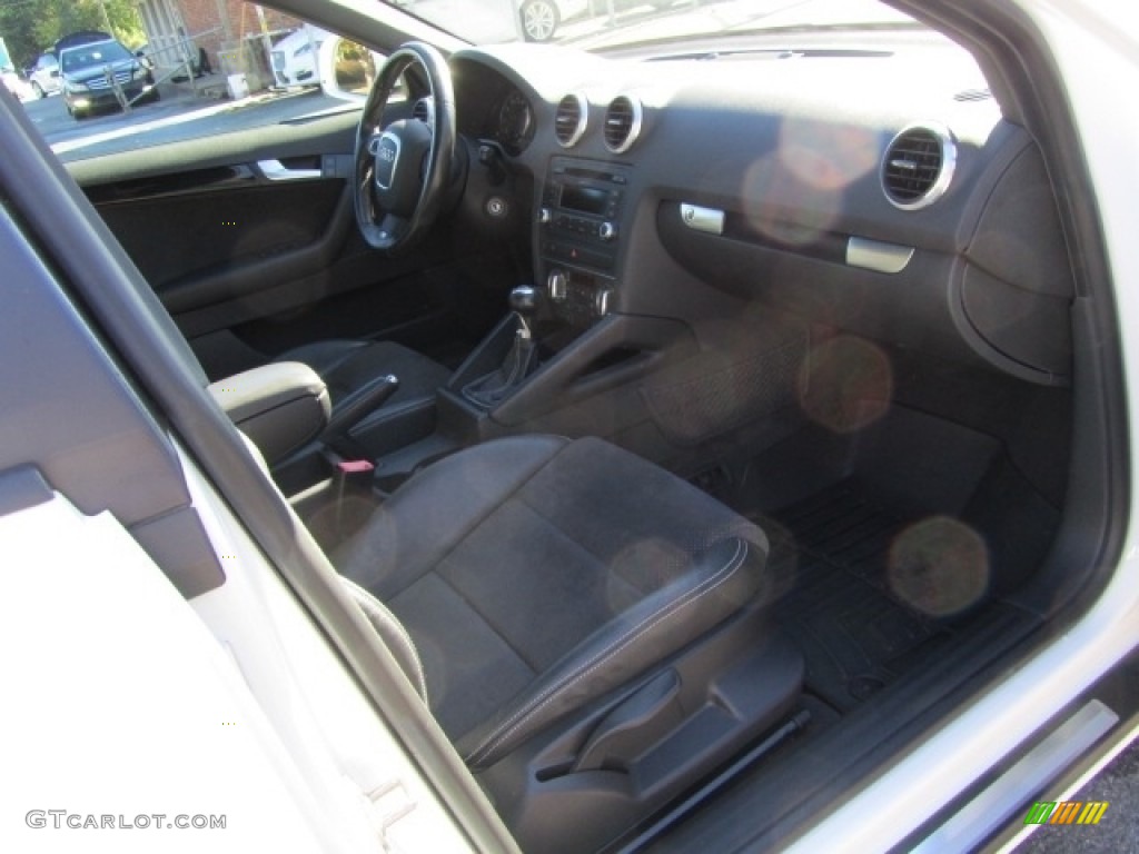 2010 A3 2.0 TFSI - Ibis White / Black photo #21