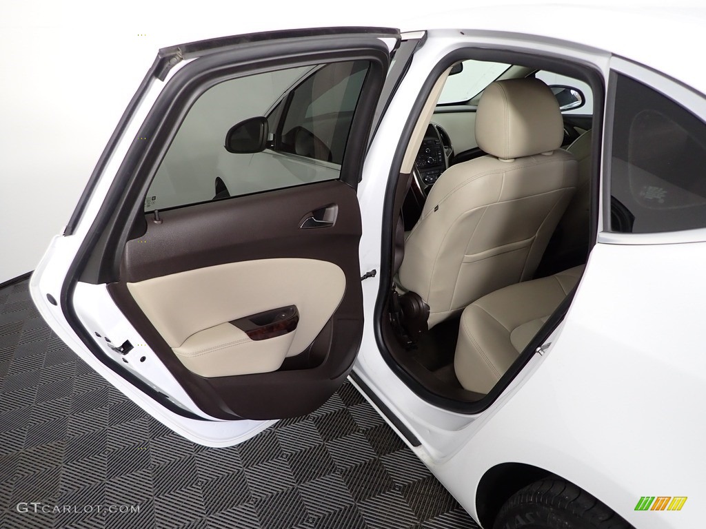 2015 Verano  - Summit White / Cashmere photo #24