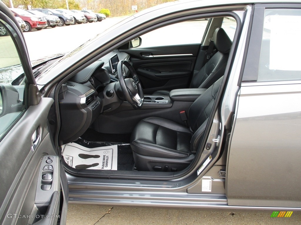 2019 Nissan Altima SL Front Seat Photo #143224944