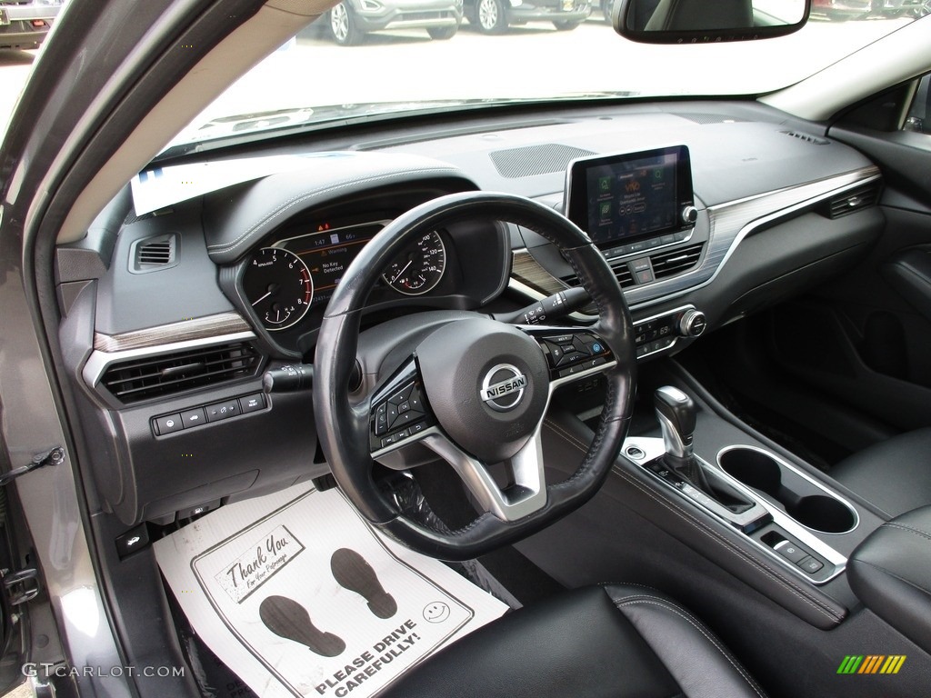 2019 Nissan Altima SL Interior Color Photos