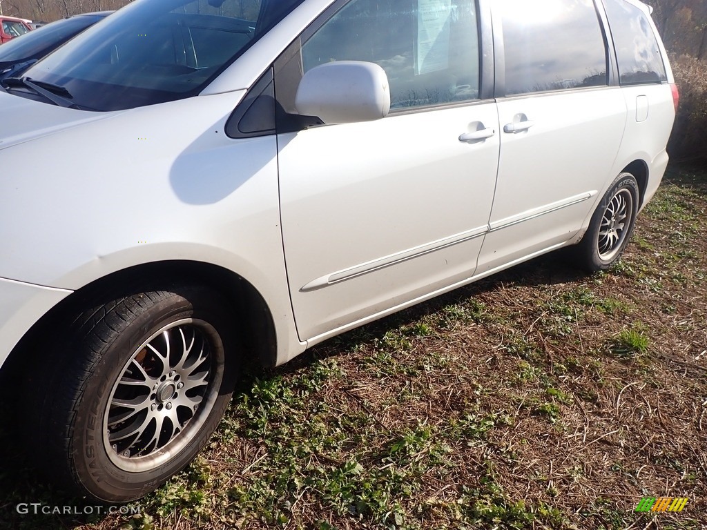 2005 Sienna XLE Limited AWD - Natural White / Stone photo #8