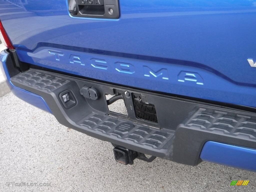 2017 Tacoma TRD Sport Access Cab 4x4 - Blazing Blue Pearl / Cement Gray photo #17
