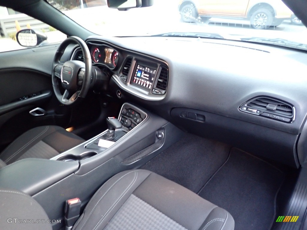 2020 Challenger SXT AWD - Granite / Black photo #12