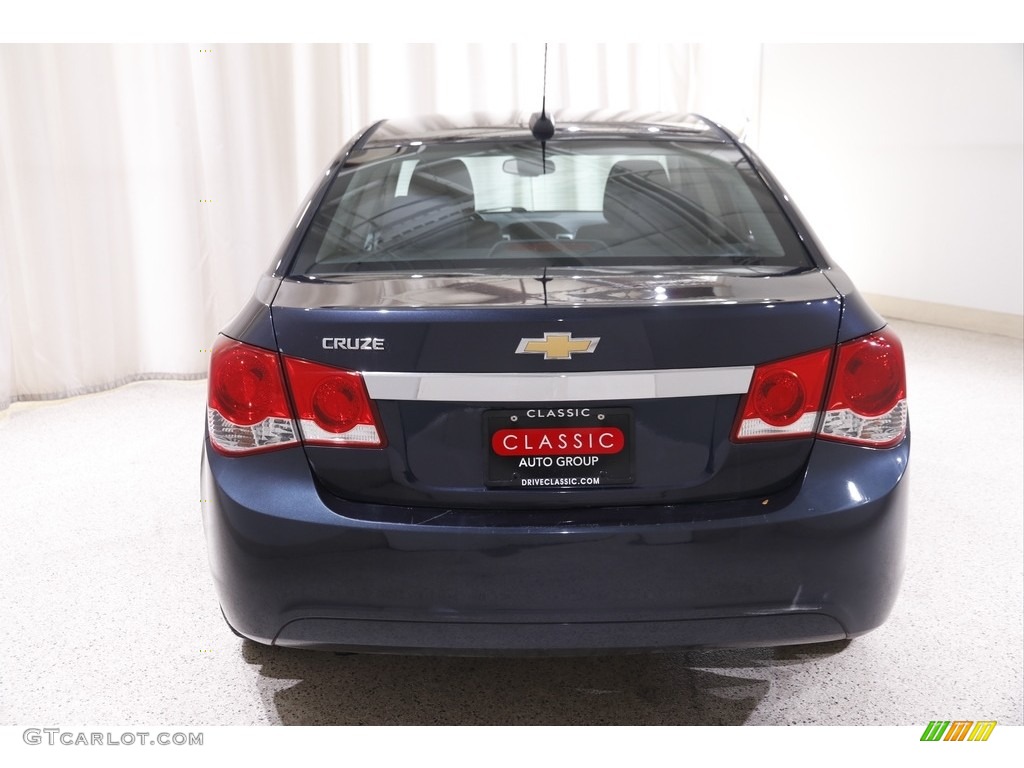 2015 Cruze LS - Blue Ray Metallic / Jet Black/Medium Titanium photo #15