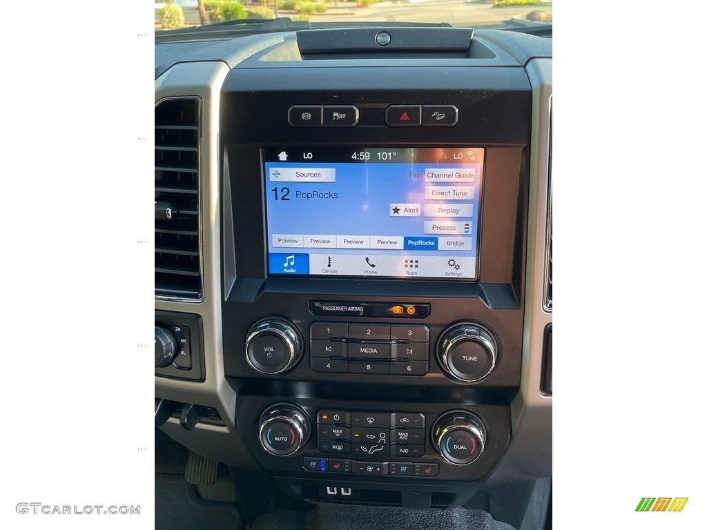 2019 F350 Super Duty Lariat Crew Cab 4x4 - Blue Jeans / Black photo #3