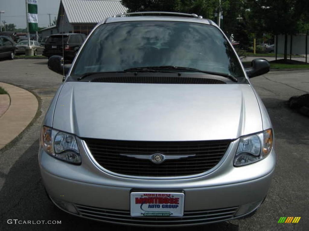 2003 Town & Country Limited - Bright Silver Metallic / Navy Blue photo #4