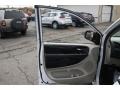 Bright White - Grand Caravan SE Photo No. 9