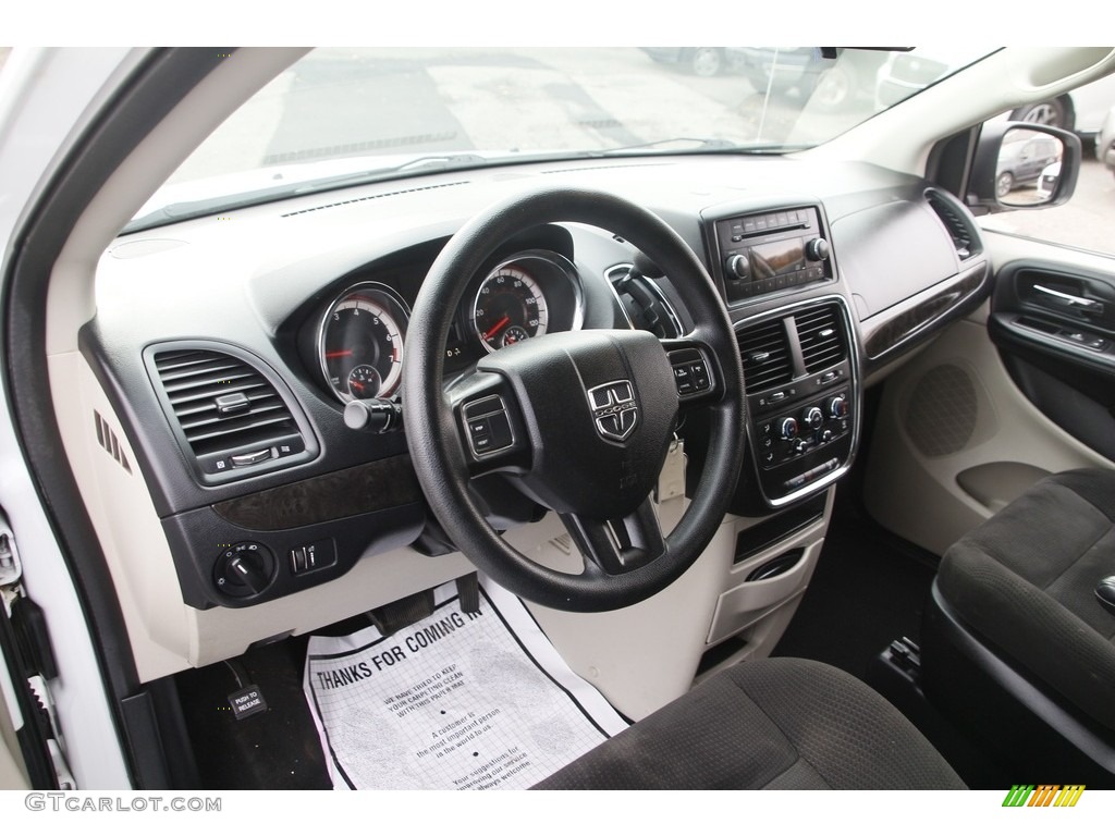 2016 Grand Caravan SE - Bright White / Black/Light Graystone photo #10