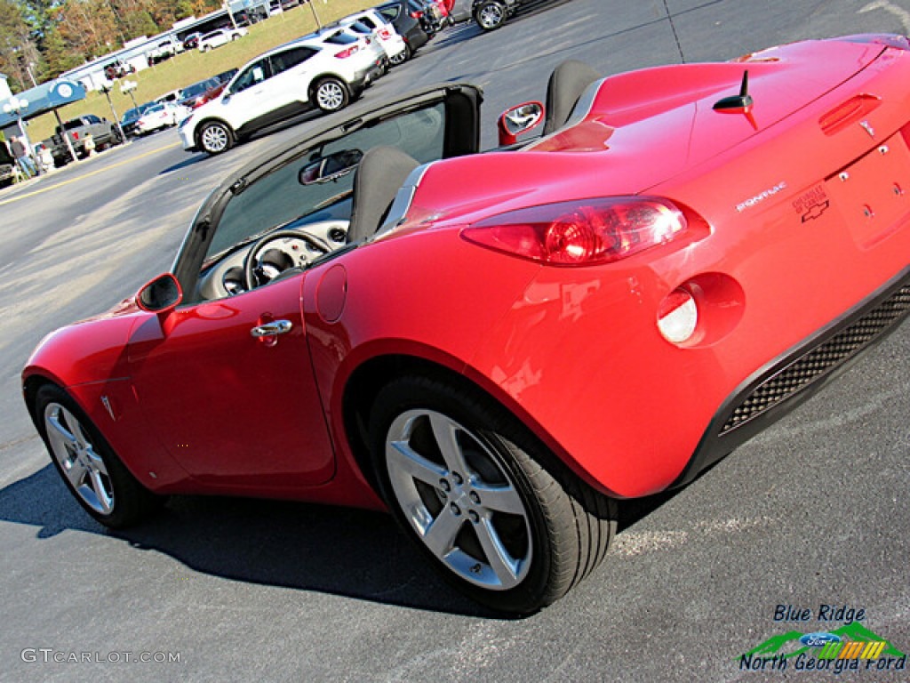 2008 Solstice Roadster - Aggressive Red / Ebony photo #19