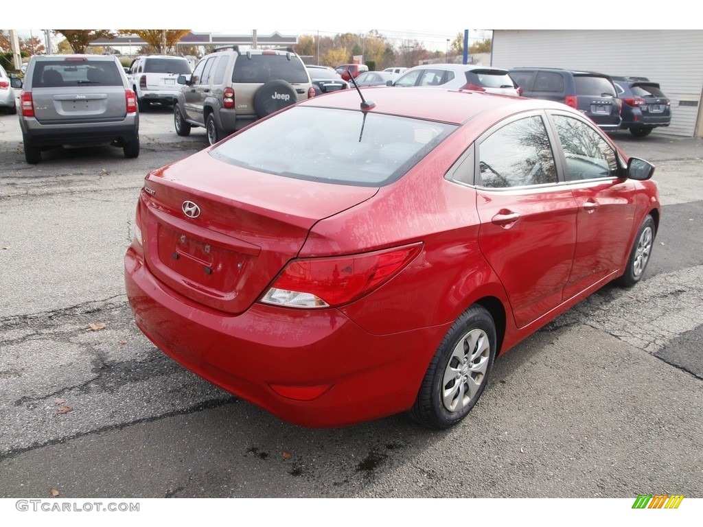 2016 Accent SE Sedan - Boston Red / Gray photo #5