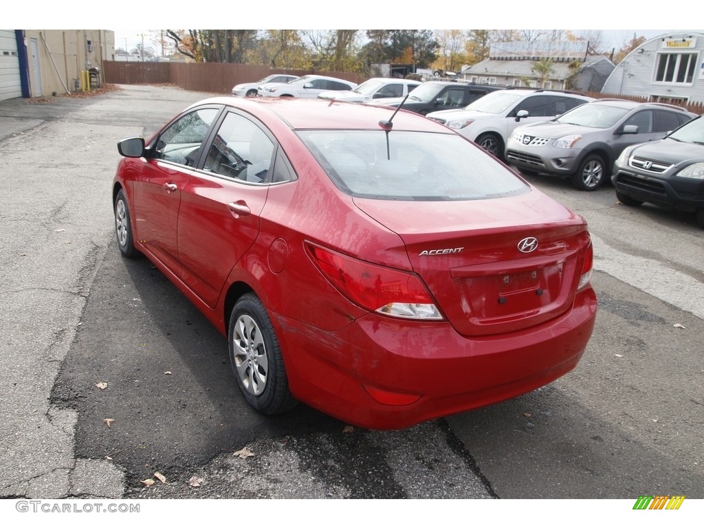 2016 Accent SE Sedan - Boston Red / Gray photo #7