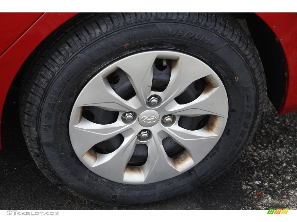 2016 Accent SE Sedan - Boston Red / Gray photo #11