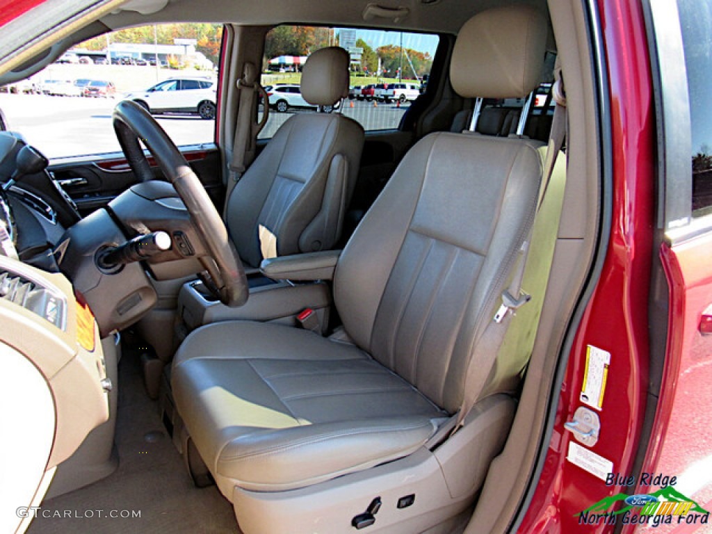 2014 Town & Country Touring - Deep Cherry Red Crystal Pearl / Dark Frost Beige/Medium Frost Beige photo #11