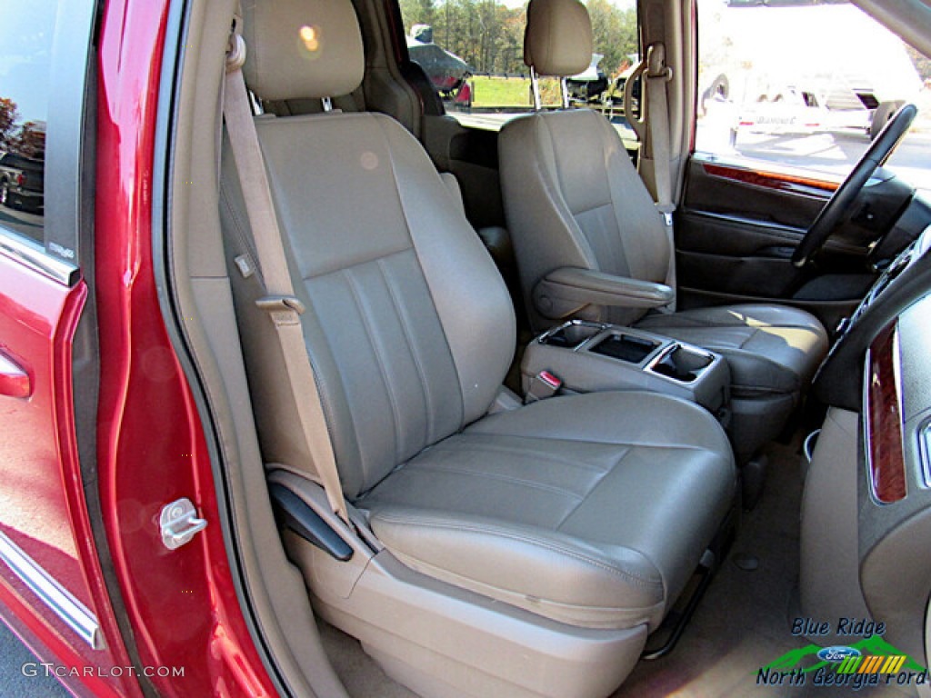 2014 Town & Country Touring - Deep Cherry Red Crystal Pearl / Dark Frost Beige/Medium Frost Beige photo #12