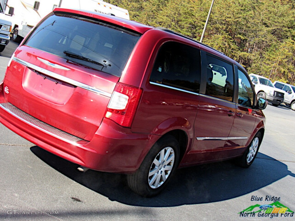 2014 Town & Country Touring - Deep Cherry Red Crystal Pearl / Dark Frost Beige/Medium Frost Beige photo #27