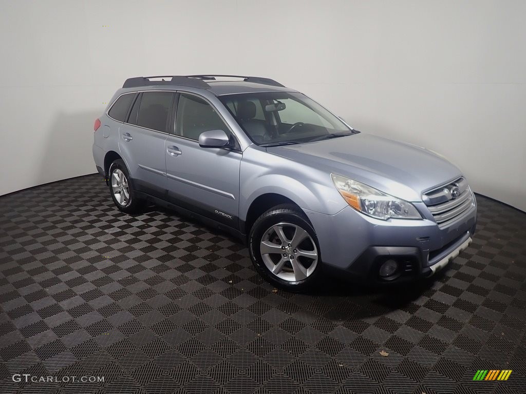 2013 Subaru Outback 2.5i Exterior Photos