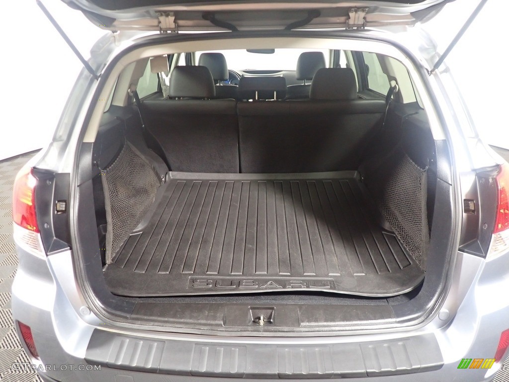 2013 Subaru Outback 2.5i Trunk Photo #143246197