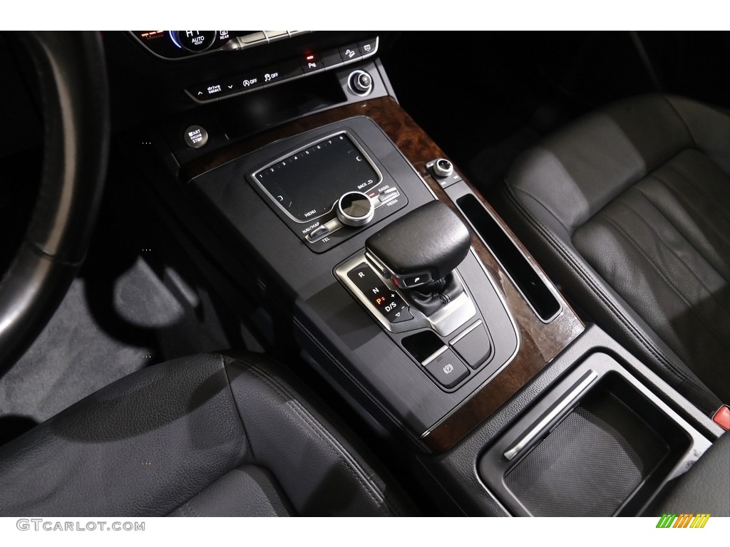 2018 Audi Q5 2.0 TFSI Premium Plus quattro Controls Photos