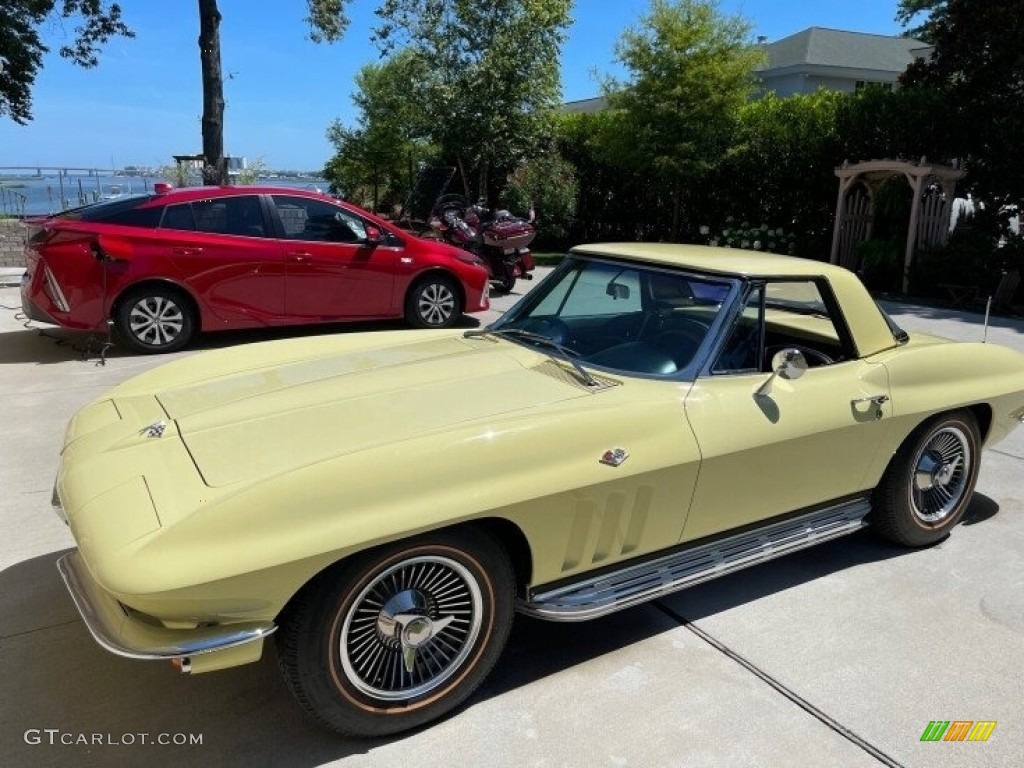 1965 Corvette Sting Ray Convertible - Goldwood Yellow / Black photo #1