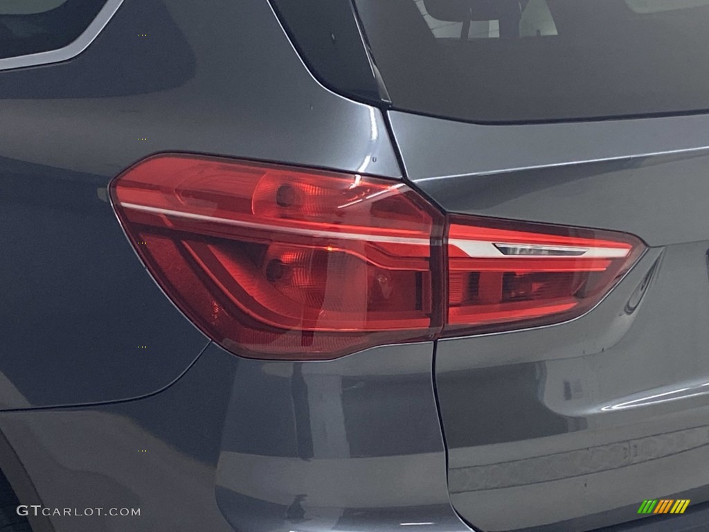 2018 X1 sDrive28i - Mineral Grey Metallic / Black photo #7
