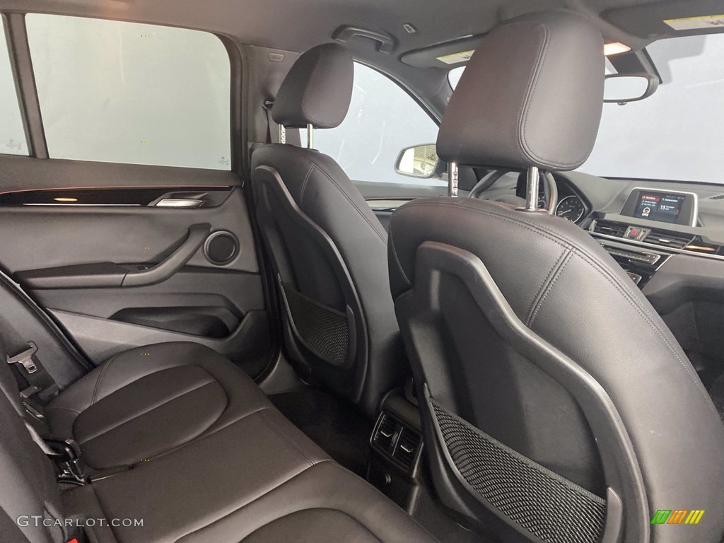 2018 X1 sDrive28i - Mineral Grey Metallic / Black photo #32