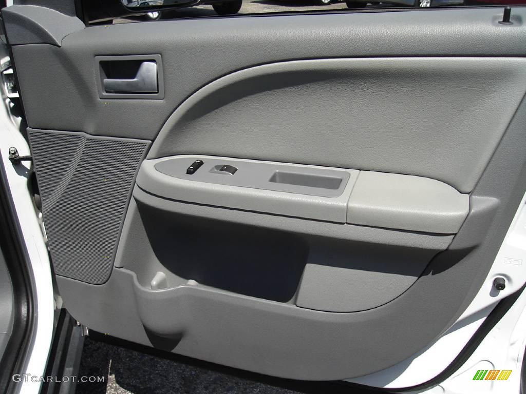 2006 Freestyle SEL AWD - Oxford White / Shale Grey photo #20