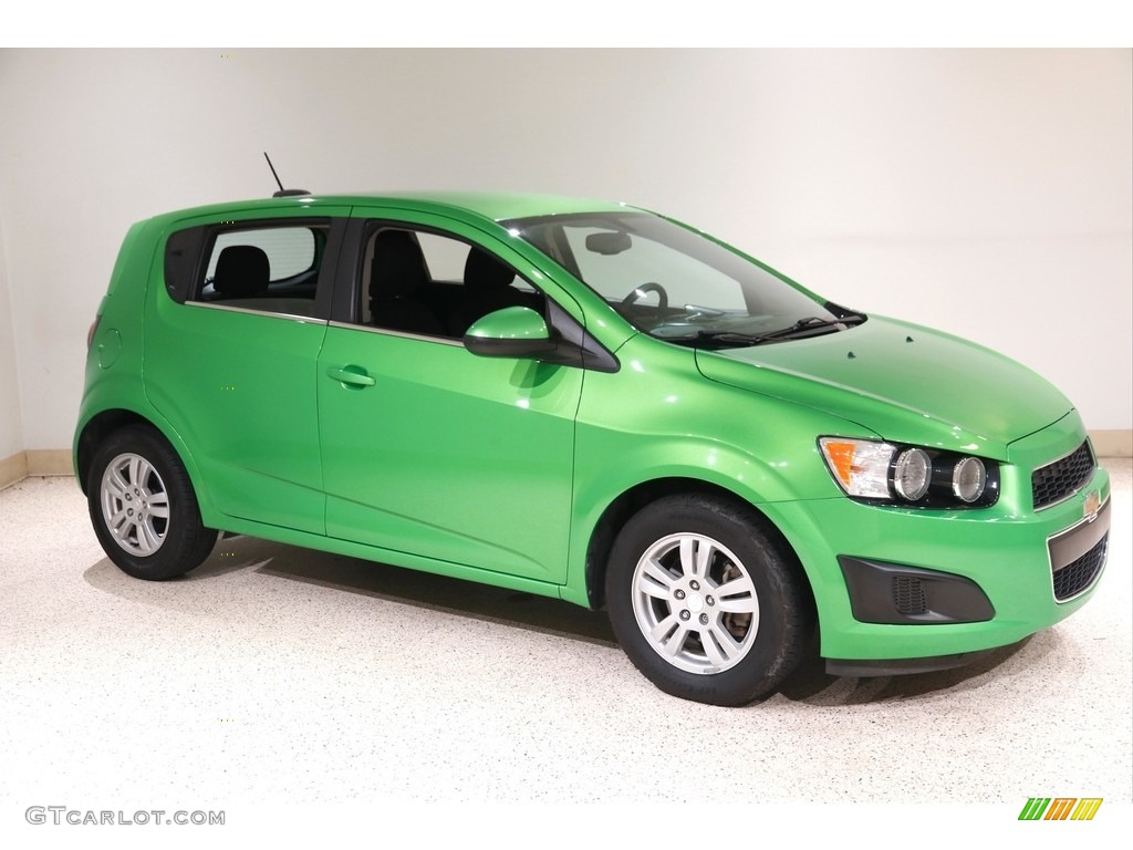 2016 Sonic LT Hatchback - Dragon Green Metallic / Jet Black/Dark Titanium photo #1