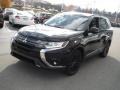 Labrador Black Metallic - Outlander SE Photo No. 5