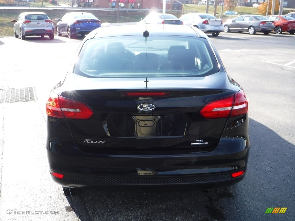 2016 Focus SE Sedan - Shadow Black / Charcoal Black photo #8