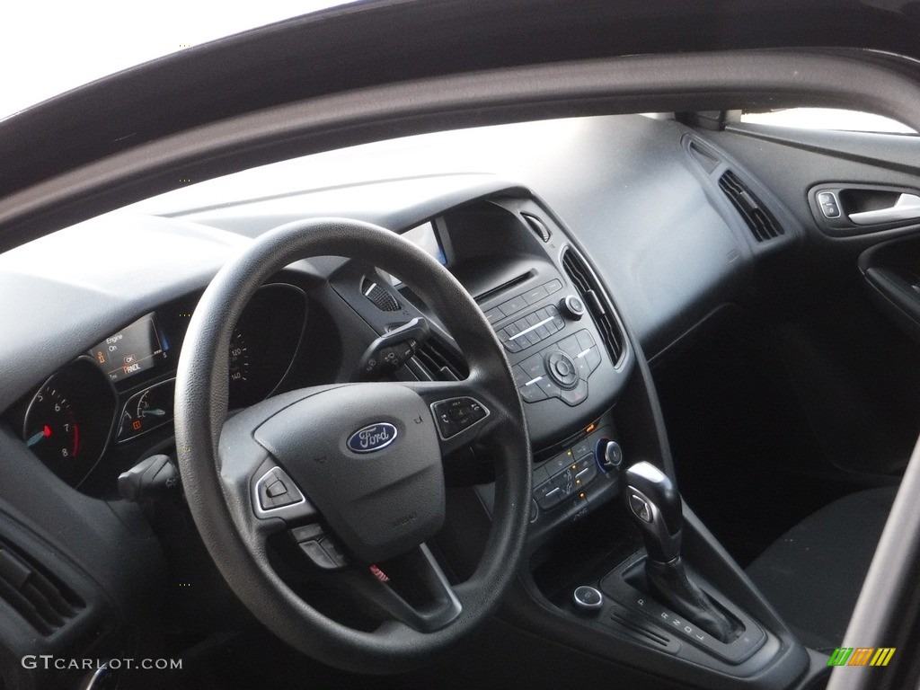 2016 Focus SE Sedan - Shadow Black / Charcoal Black photo #11