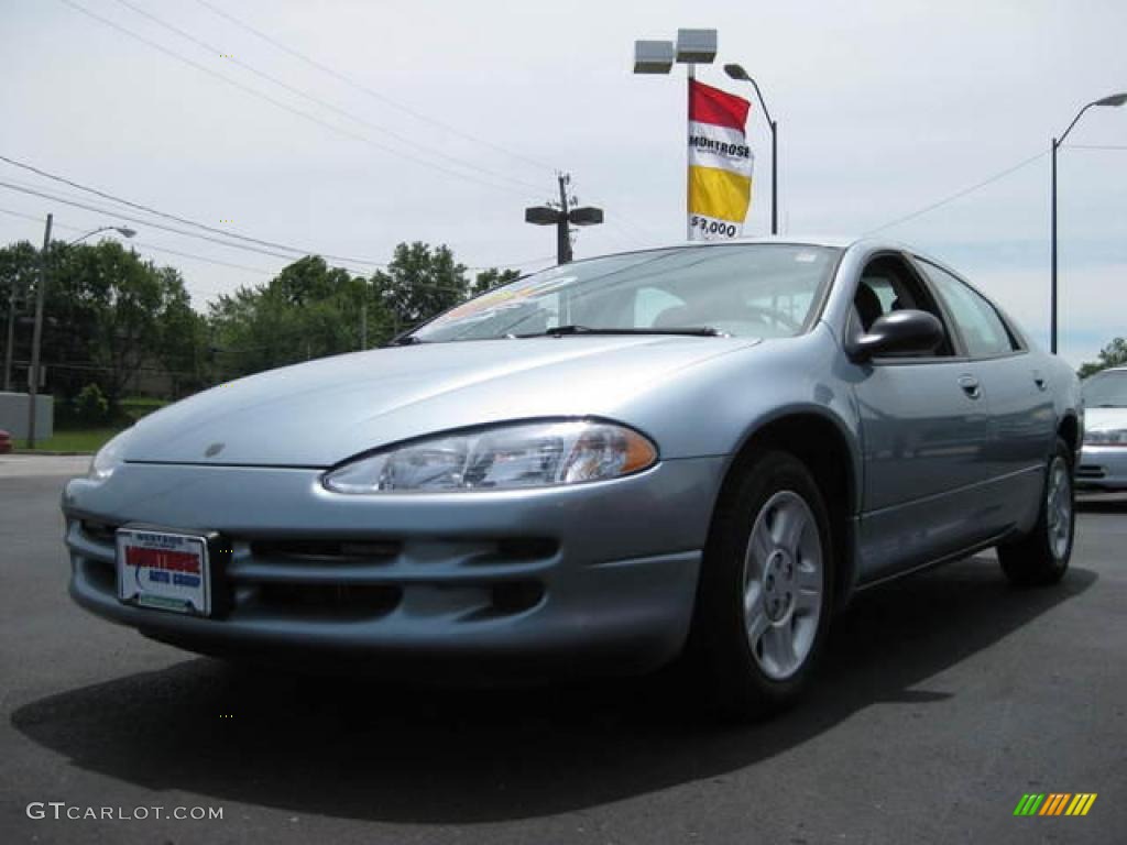 2004 Intrepid SE - Butane Blue Pearl / Dark Slate Gray photo #1