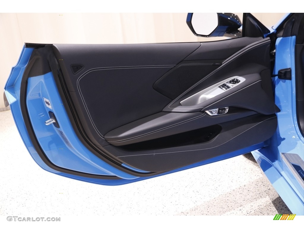 2020 Chevrolet Corvette Stingray Coupe Jet Black/Sky Cool Gray Door Panel Photo #143261182