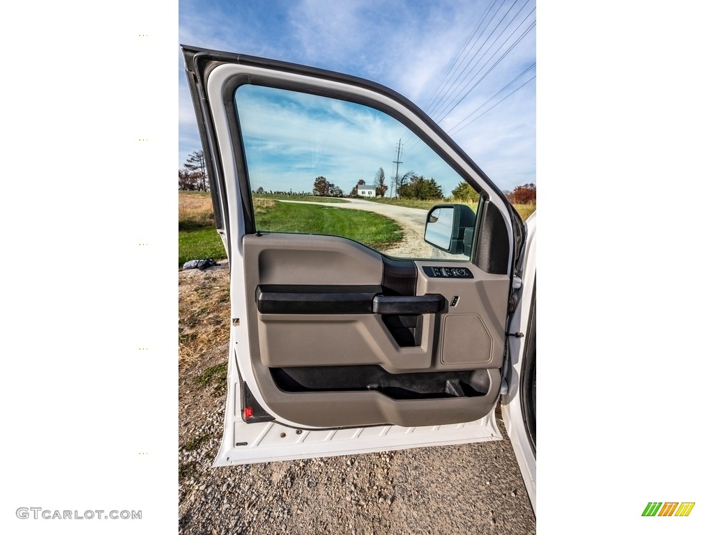 2016 F150 Lariat SuperCab 4x4 - Oxford White / Medium Earth Gray photo #21
